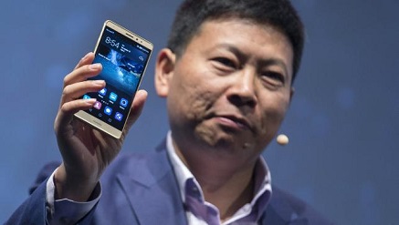 Richard Yu, Huawei CEO, presents Huawei's new smartphone, the Mate S